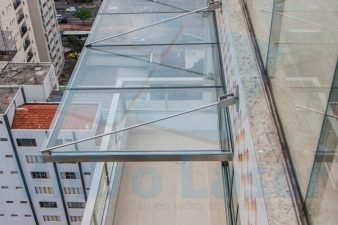 Coberturas de Vidro de Segurança e Estrutura Metálica